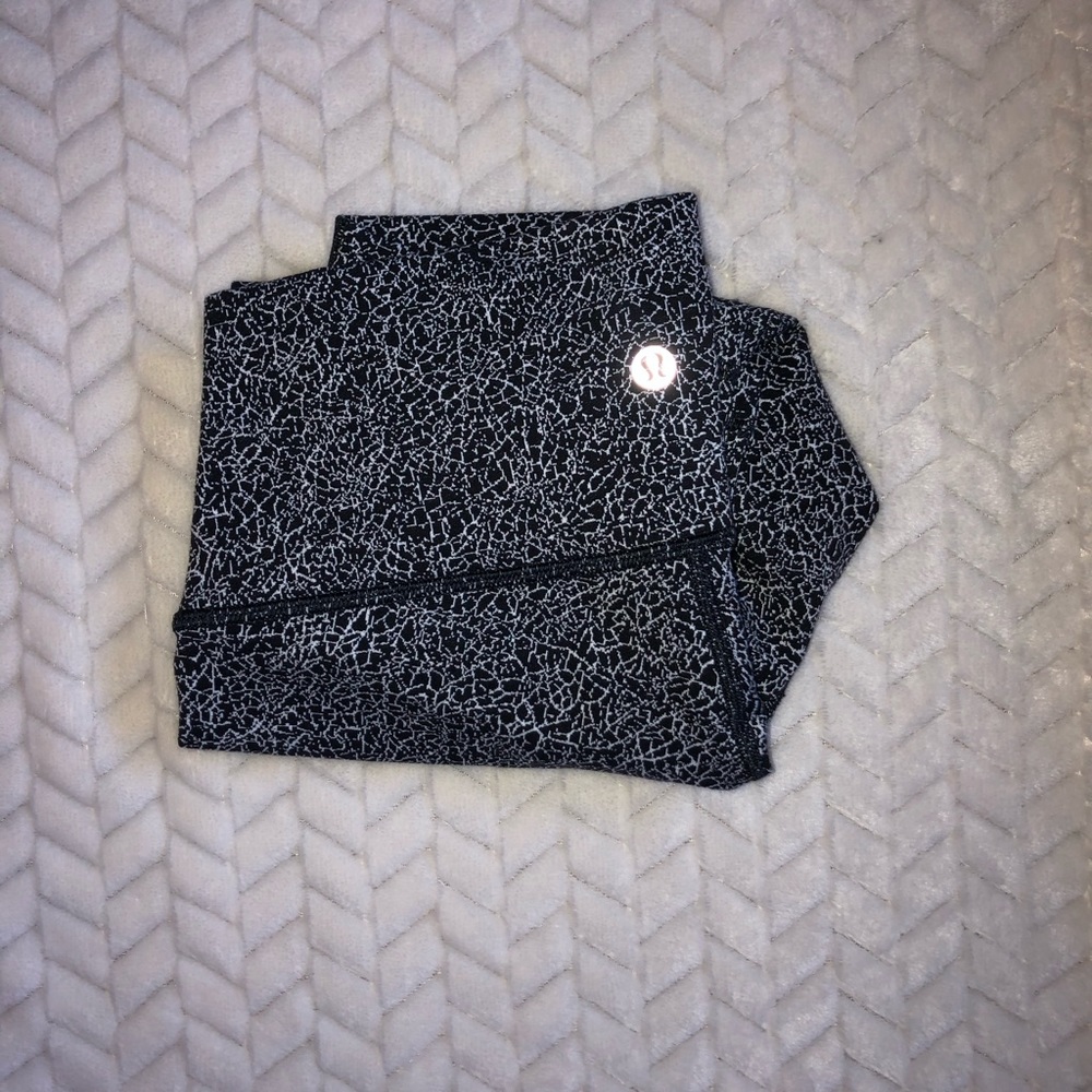 Lululemon Wunder Under Crop Size 6 19in